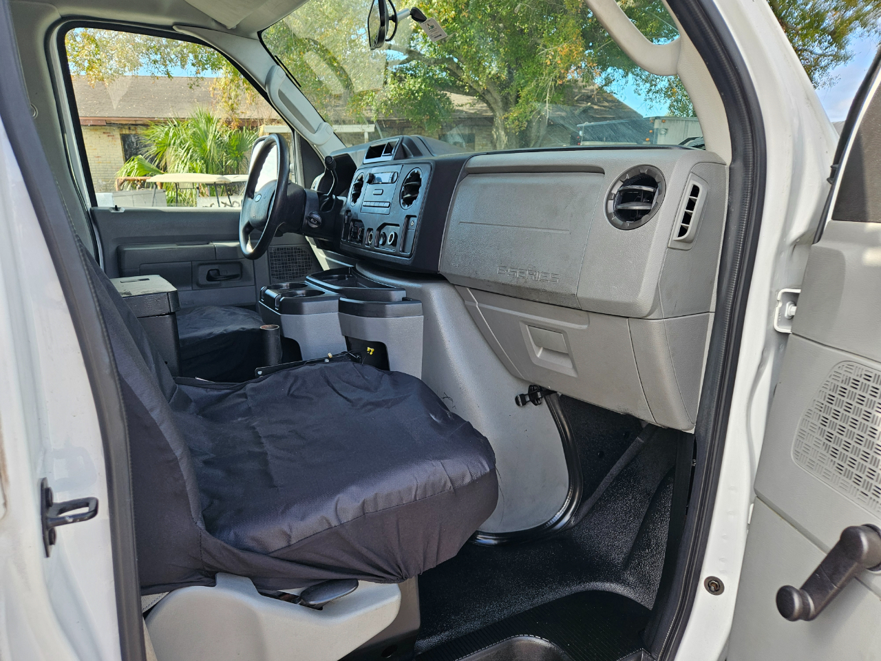 Ford Econoline Cargo  2012