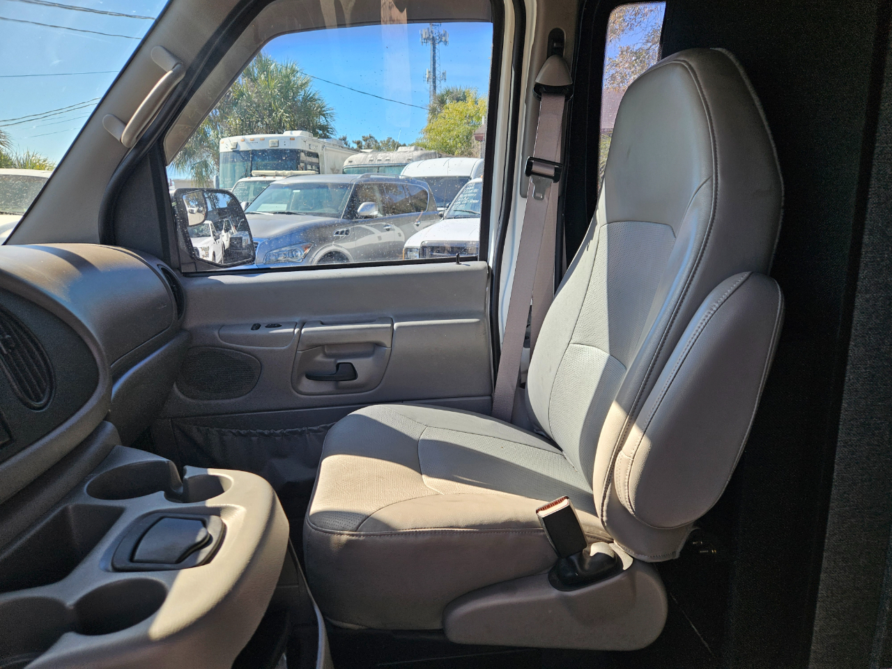 Ford Econoline Cargo E-350 Super Duty Extended 2001