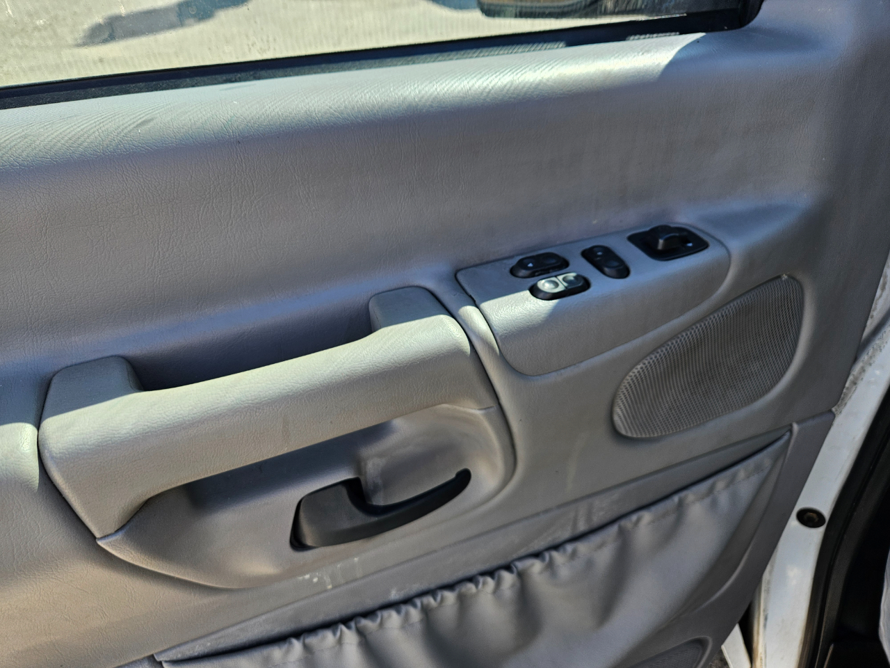 Ford Econoline Cargo E-350 Super Duty Extended 2001