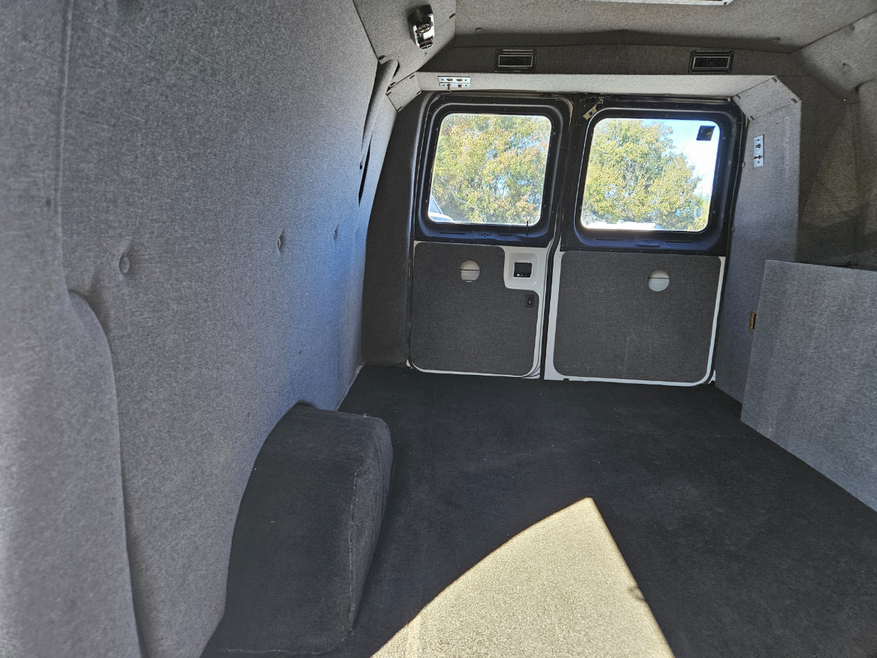 Ford Econoline Cargo E-350 Super Duty Extended 2001