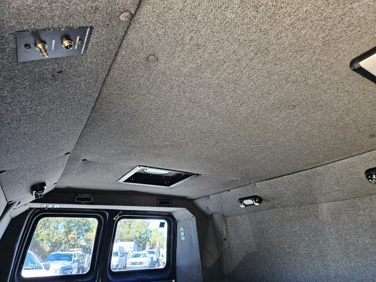 Ford Econoline Cargo E-350 Super Duty Extended 2001