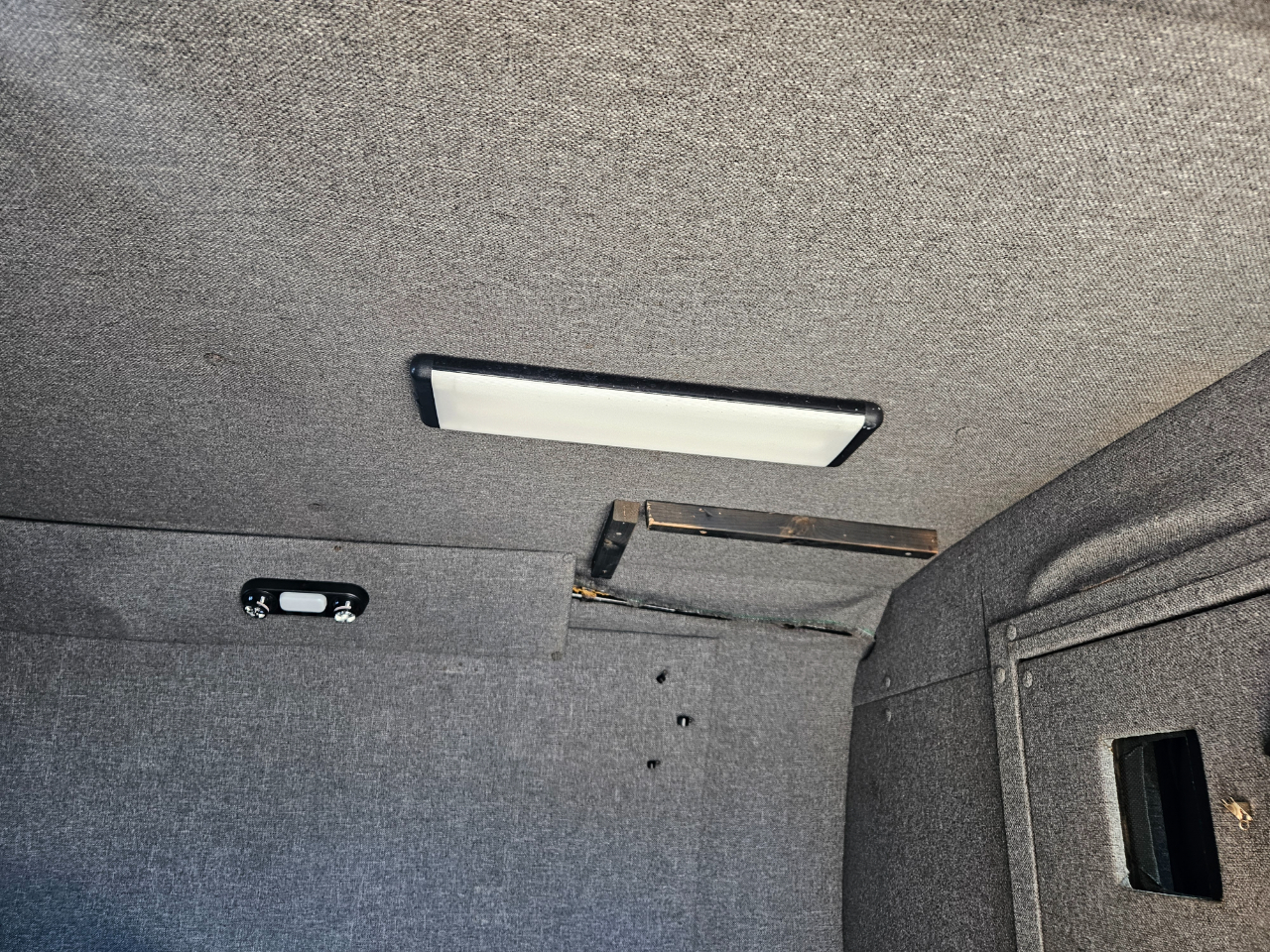 Ford Econoline Cargo E-350 Super Duty Extended 2001