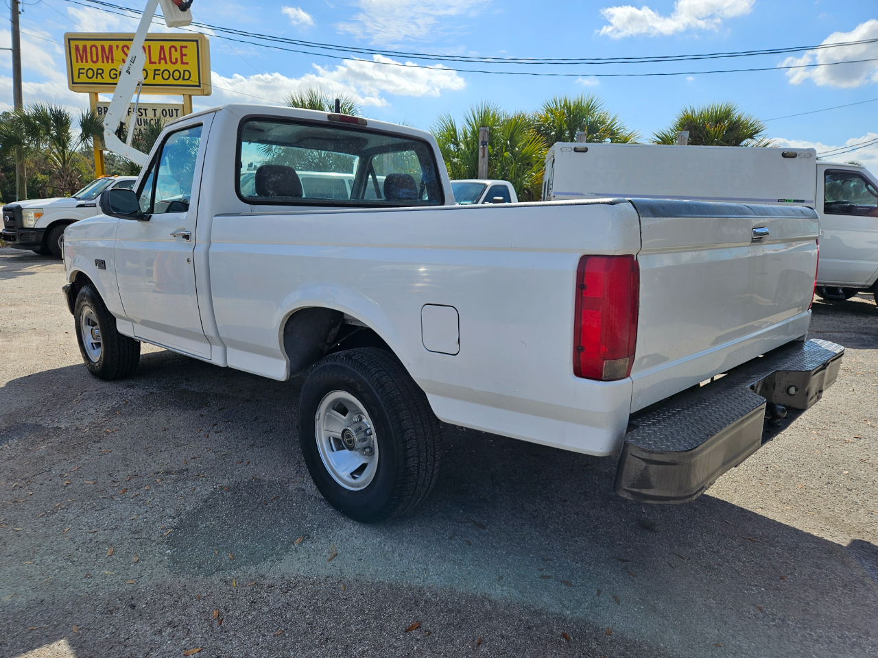 Ford F-150 XL 6.5-ft. Bed 2WD 1995