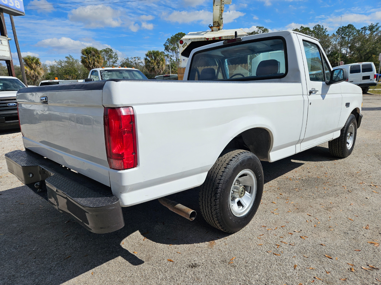 Ford F-150 XL 6.5-ft. Bed 2WD 1995