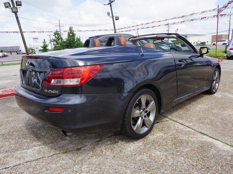 Lexus IS C 250 2011