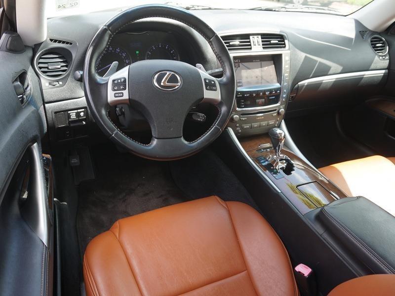 Lexus IS C 250 2011