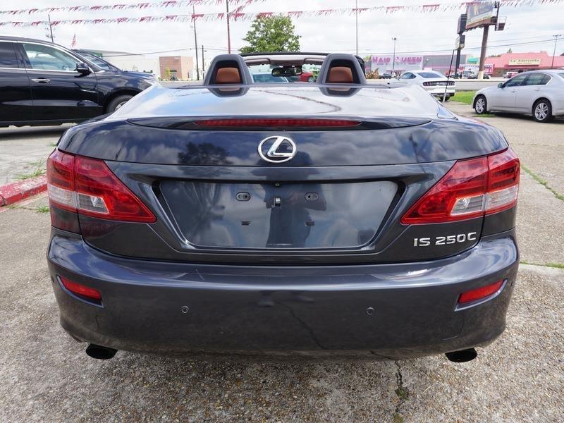 Lexus IS C 250 2011
