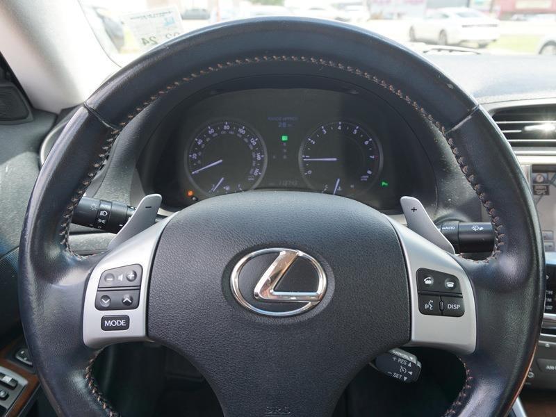 Lexus IS C 250 2011