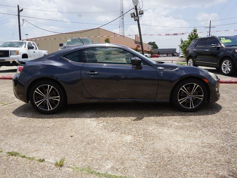 Scion FR-S 6MT 2013