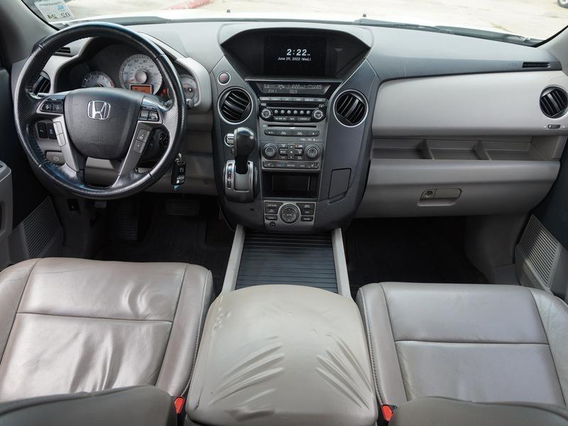 Honda Pilot Touring 4WD 5-Spd AT with DVD 2015