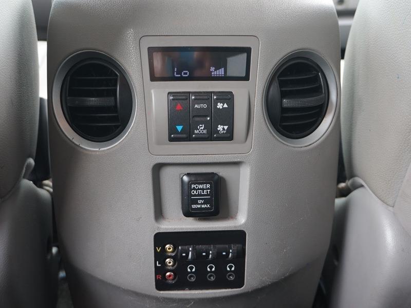 Honda Pilot Touring 4WD 5-Spd AT with DVD 2015