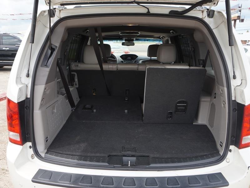 Honda Pilot Touring 4WD 5-Spd AT with DVD 2015