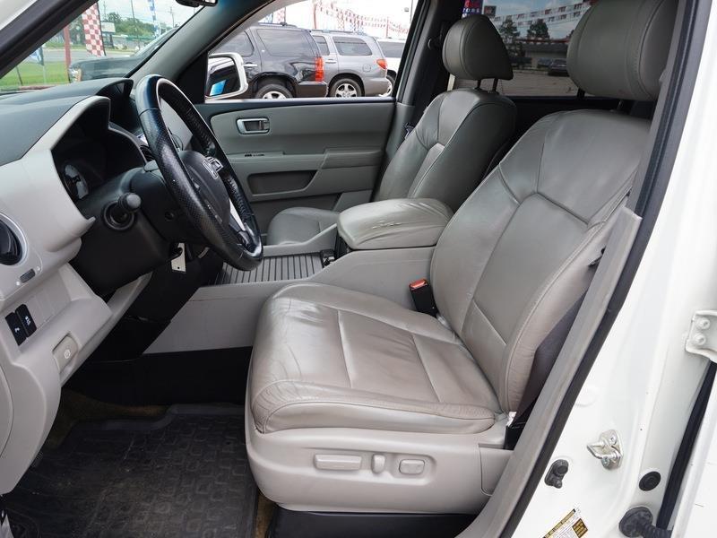 Honda Pilot Touring 4WD 5-Spd AT with DVD 2015