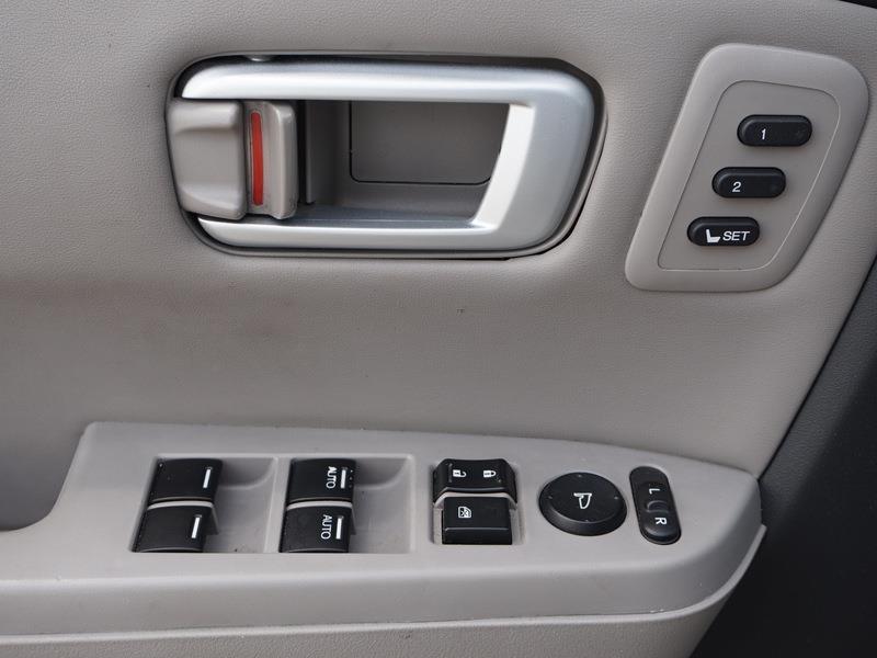 Honda Pilot Touring 4WD 5-Spd AT with DVD 2015