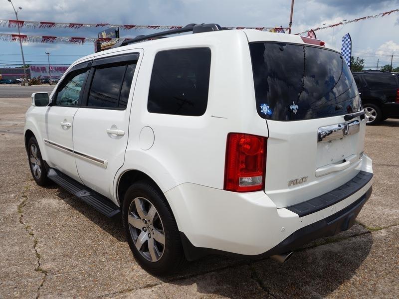 Honda Pilot Touring 4WD 5-Spd AT with DVD 2015