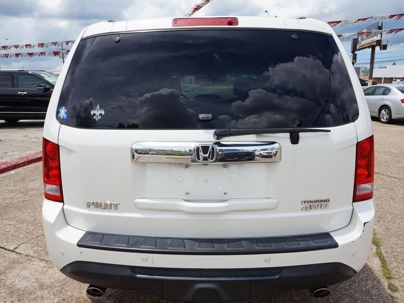 Honda Pilot Touring 4WD 5-Spd AT with DVD 2015