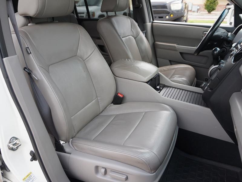 Honda Pilot Touring 4WD 5-Spd AT with DVD 2015