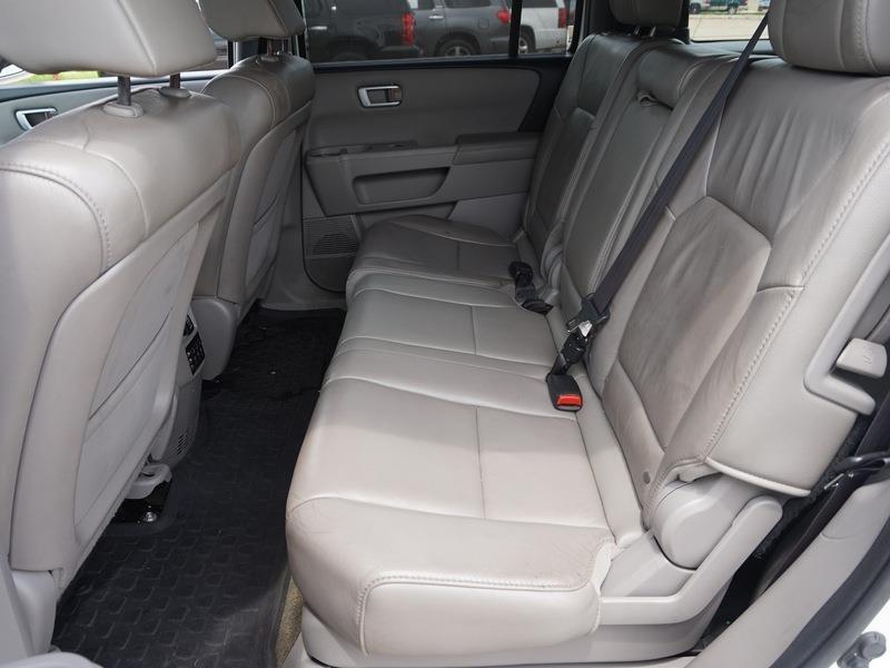 Honda Pilot Touring 4WD 5-Spd AT with DVD 2015