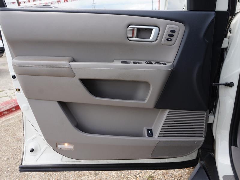 Honda Pilot Touring 4WD 5-Spd AT with DVD 2015