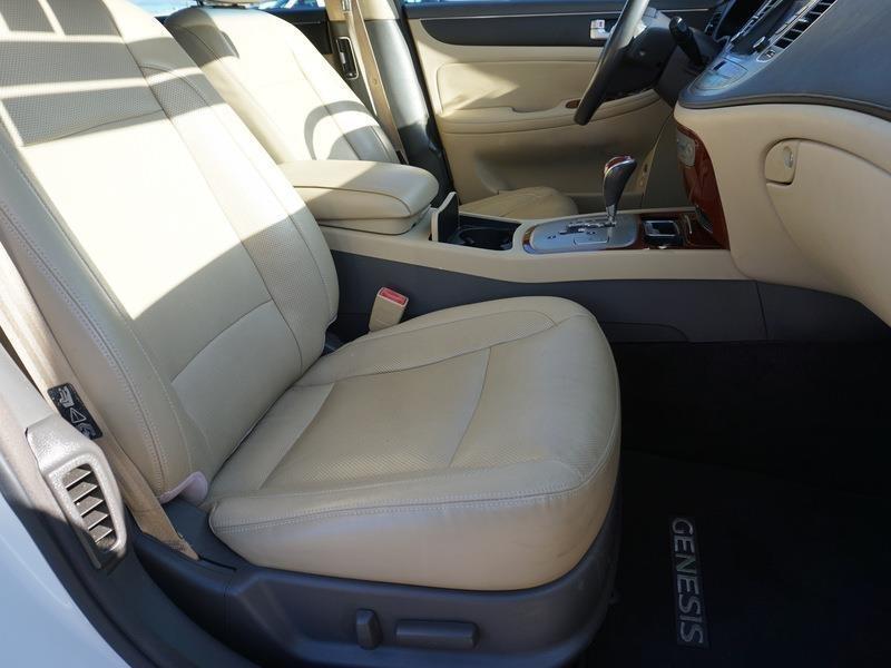 Hyundai Genesis 3.8L 2012