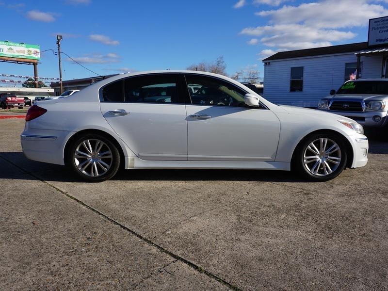 Hyundai Genesis 3.8L 2012
