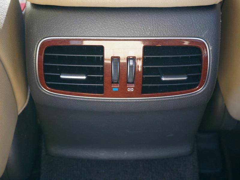 Hyundai Genesis 3.8L 2012