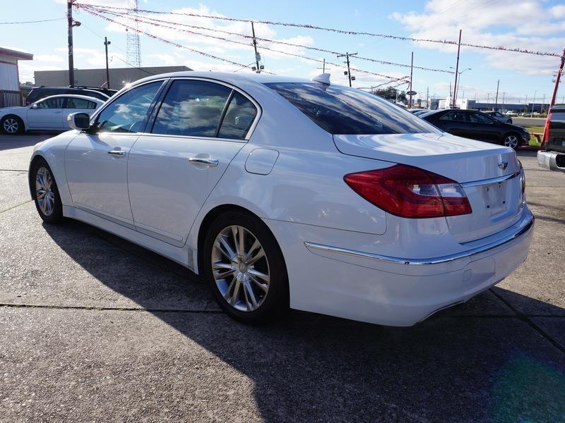 Hyundai Genesis 3.8L 2012