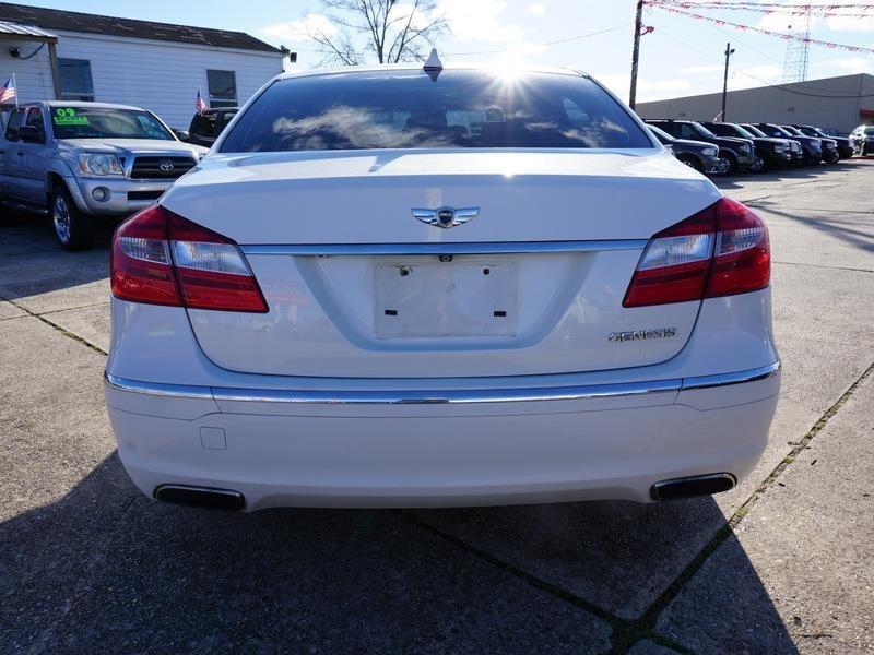 Hyundai Genesis 3.8L 2012