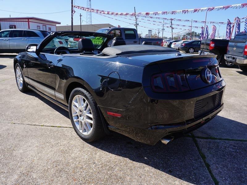 Ford Mustang V6 Convertible 2014