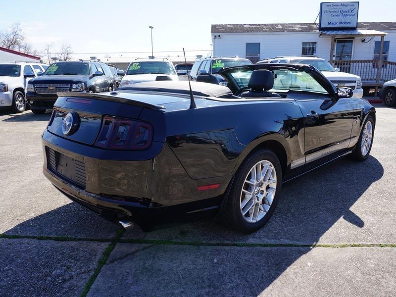 Ford Mustang V6 Convertible 2014