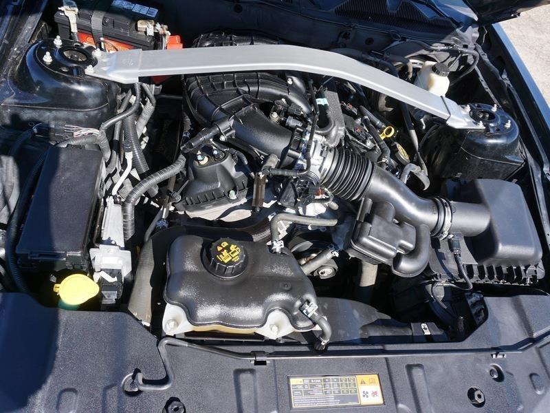 Ford Mustang V6 Convertible 2014