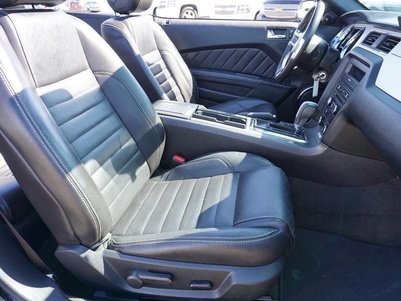 Ford Mustang V6 Convertible 2014