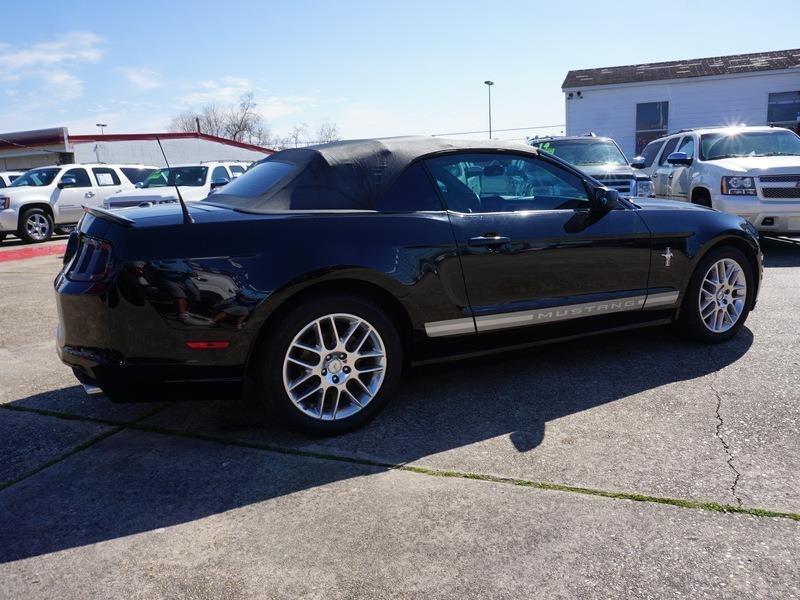 Ford Mustang V6 Convertible 2014