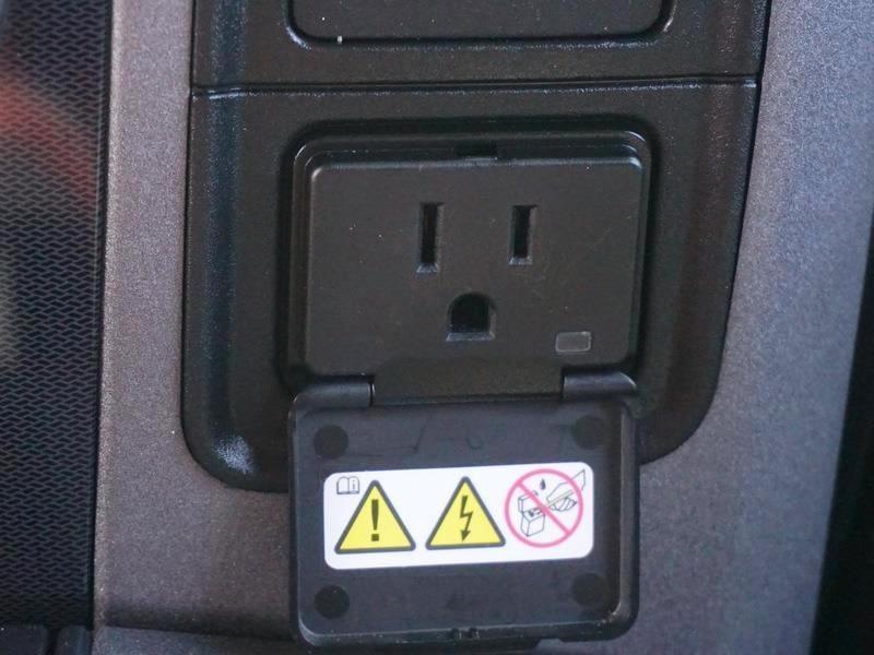 RAM 1500 Rebel Crew Cab SWB 4WD 2016