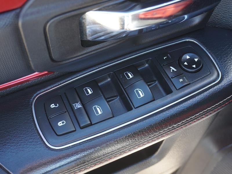 RAM 1500 Rebel Crew Cab SWB 4WD 2016