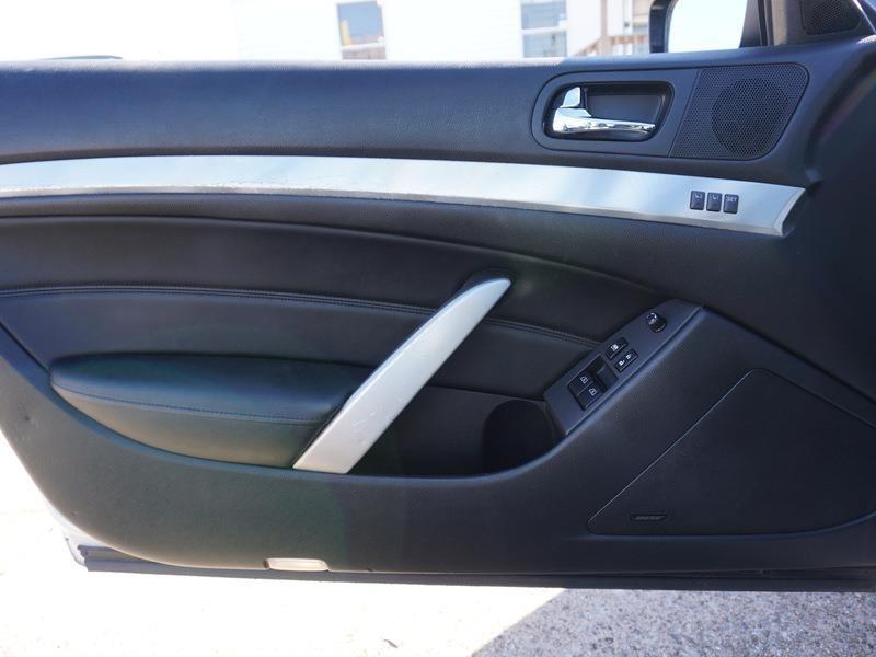 Infiniti Q60 Coupe AWD 2014