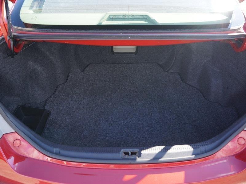 Toyota Camry XLE V6 6-Spd AT 2011