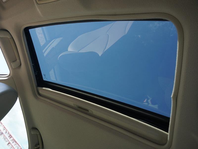 Toyota Camry XLE V6 6-Spd AT 2011