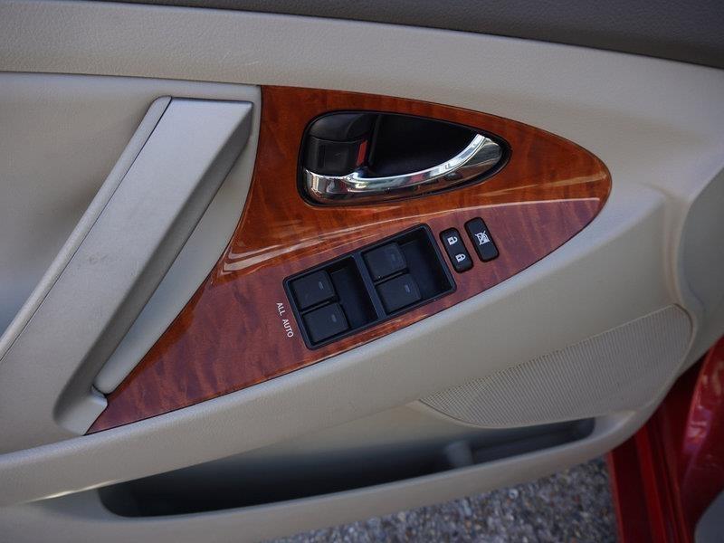 Toyota Camry XLE V6 6-Spd AT 2011