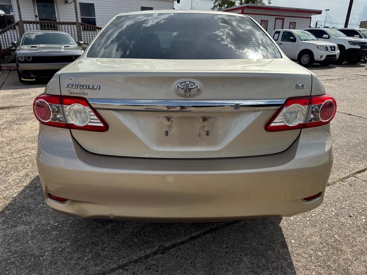 Toyota Corolla LE 4-Speed AT 2013