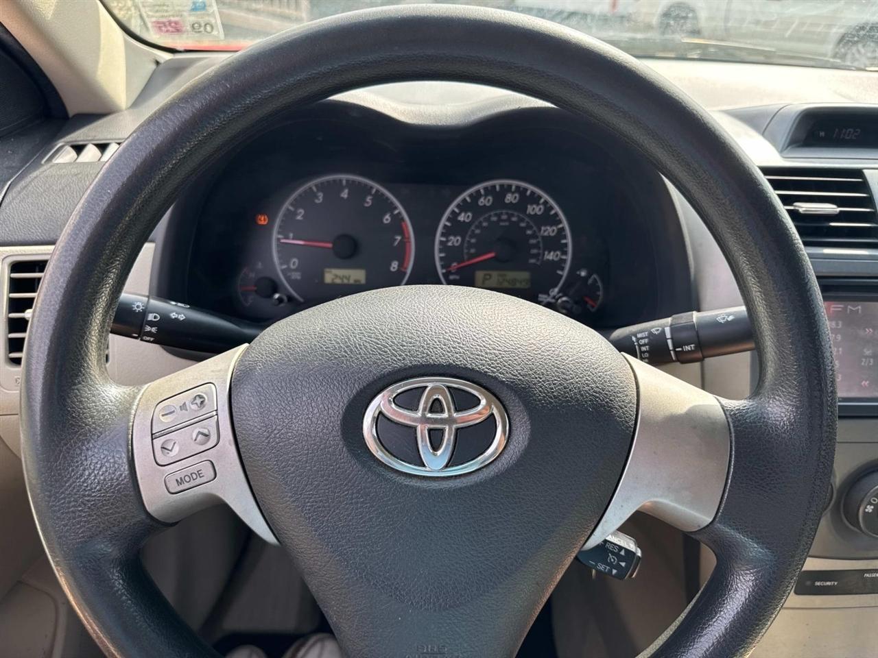 Toyota Corolla LE 4-Speed AT 2013