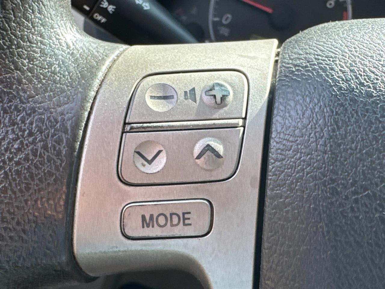 Toyota Corolla LE 4-Speed AT 2013