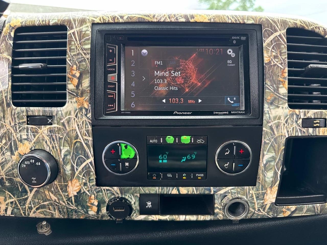 Chevrolet Silverado 1500 LT1 Crew Cab 4WD 2010