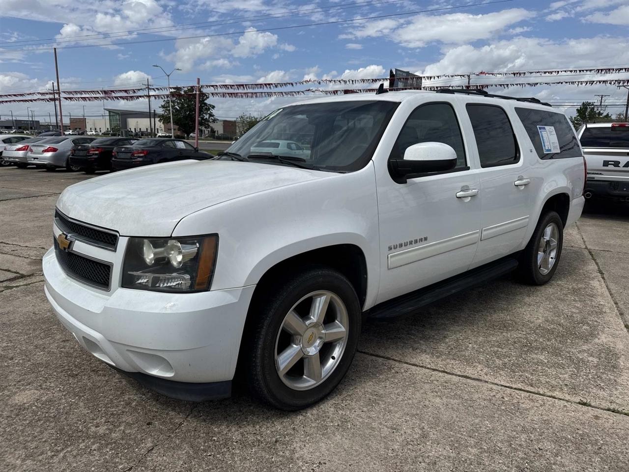 Chevrolet Suburban LT 1500 2WD 2014
