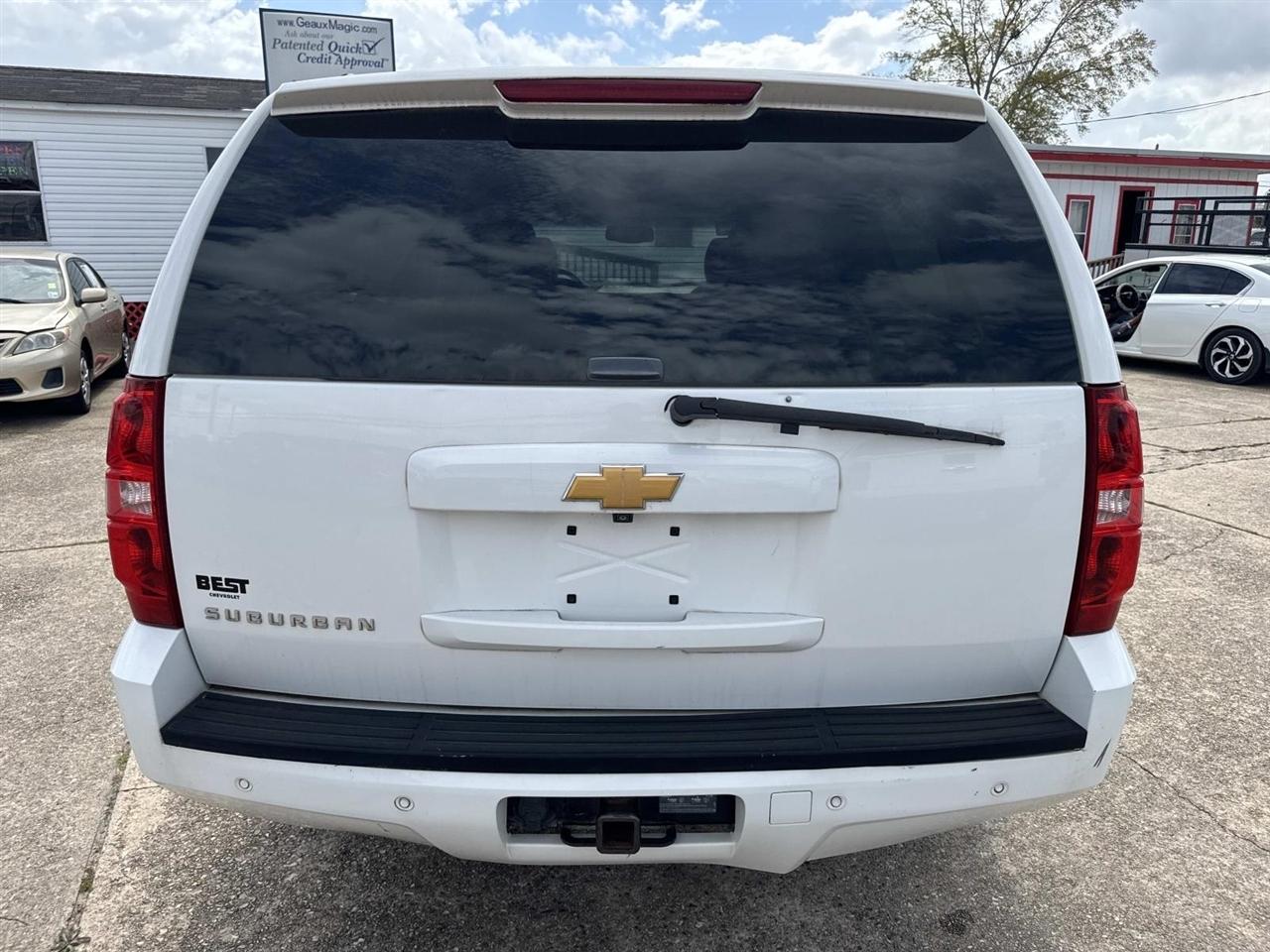 Chevrolet Suburban LT 1500 2WD 2014