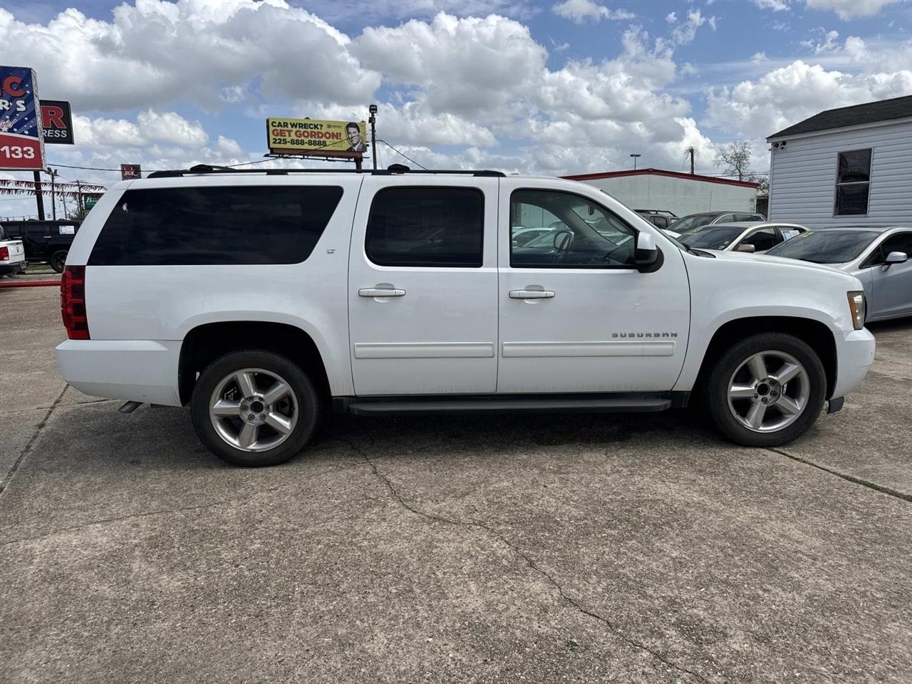 Chevrolet Suburban LT 1500 2WD 2014