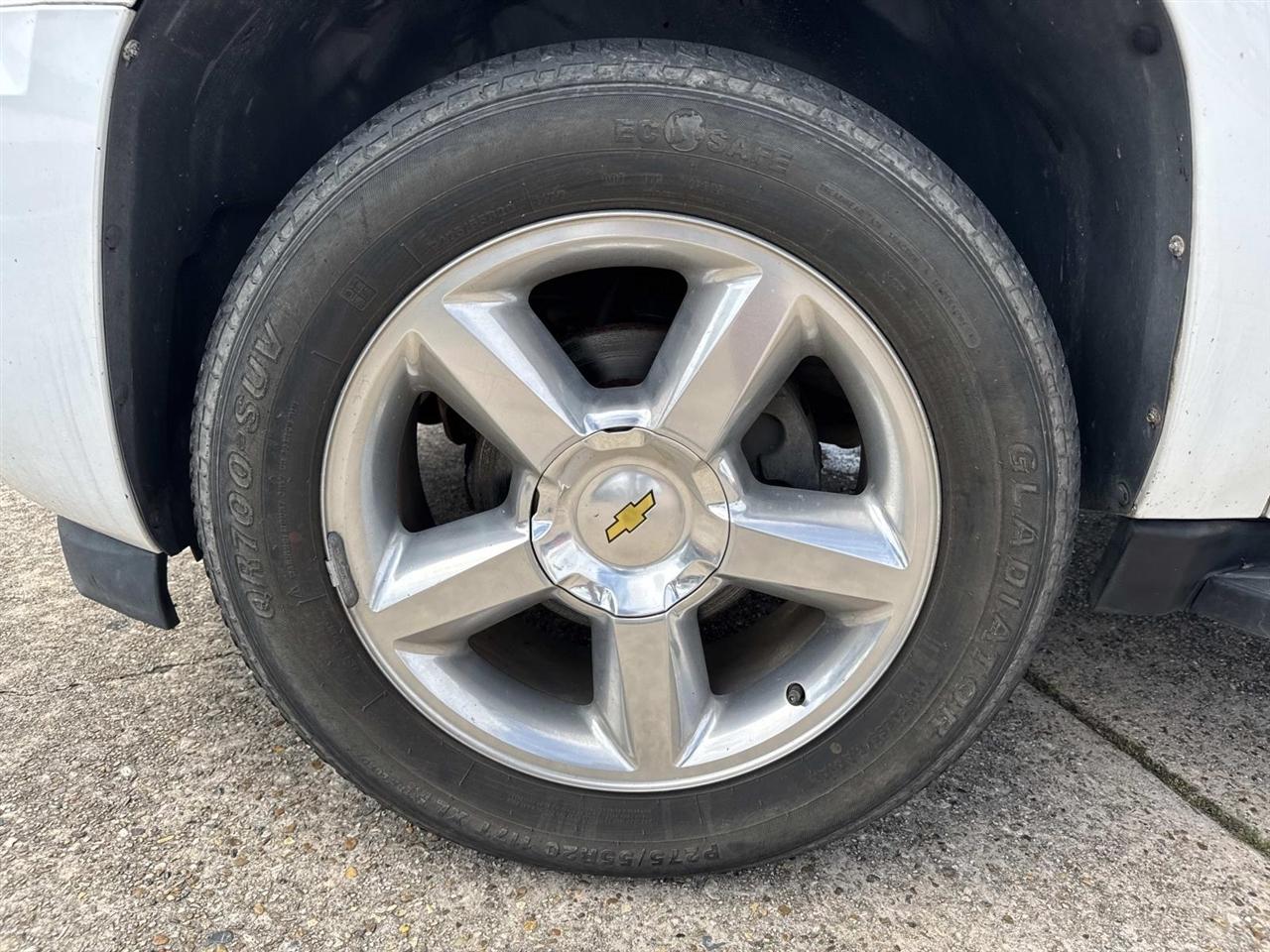 Chevrolet Suburban LT 1500 2WD 2014