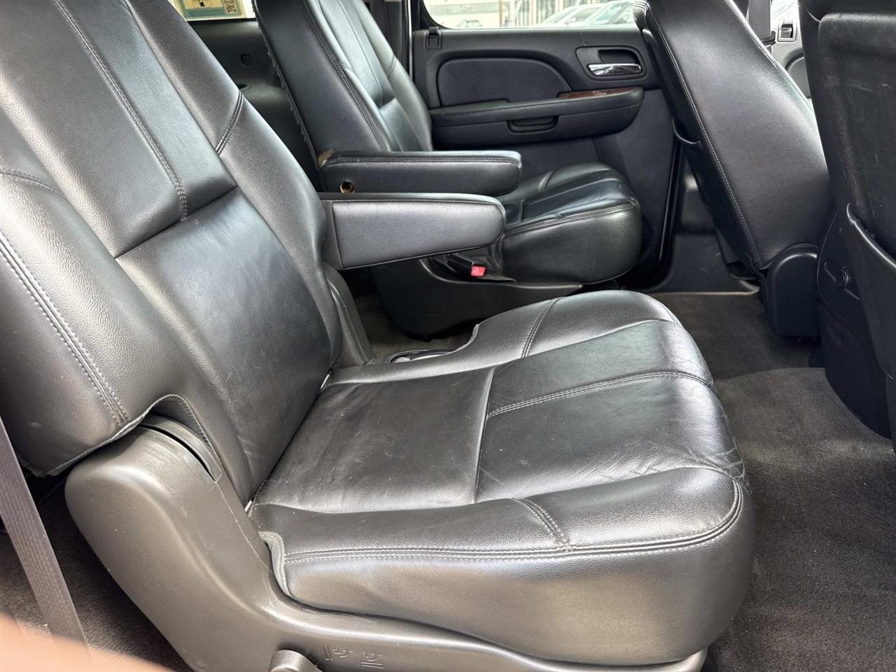 Chevrolet Suburban LT 1500 2WD 2014