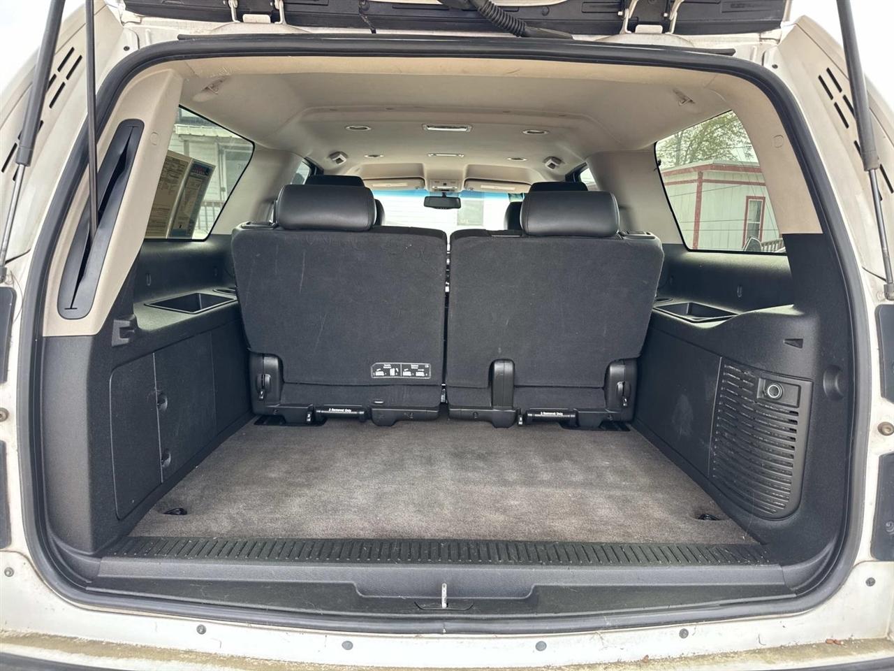 Chevrolet Suburban LT 1500 2WD 2014