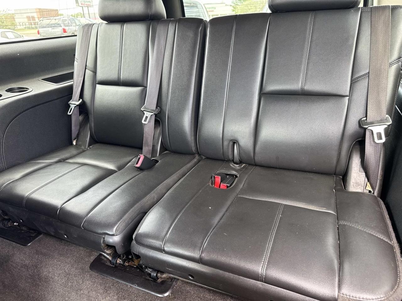 Chevrolet Suburban LT 1500 2WD 2014